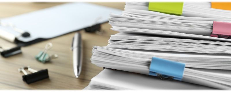 船積書類を受け取り、輸入申告をする